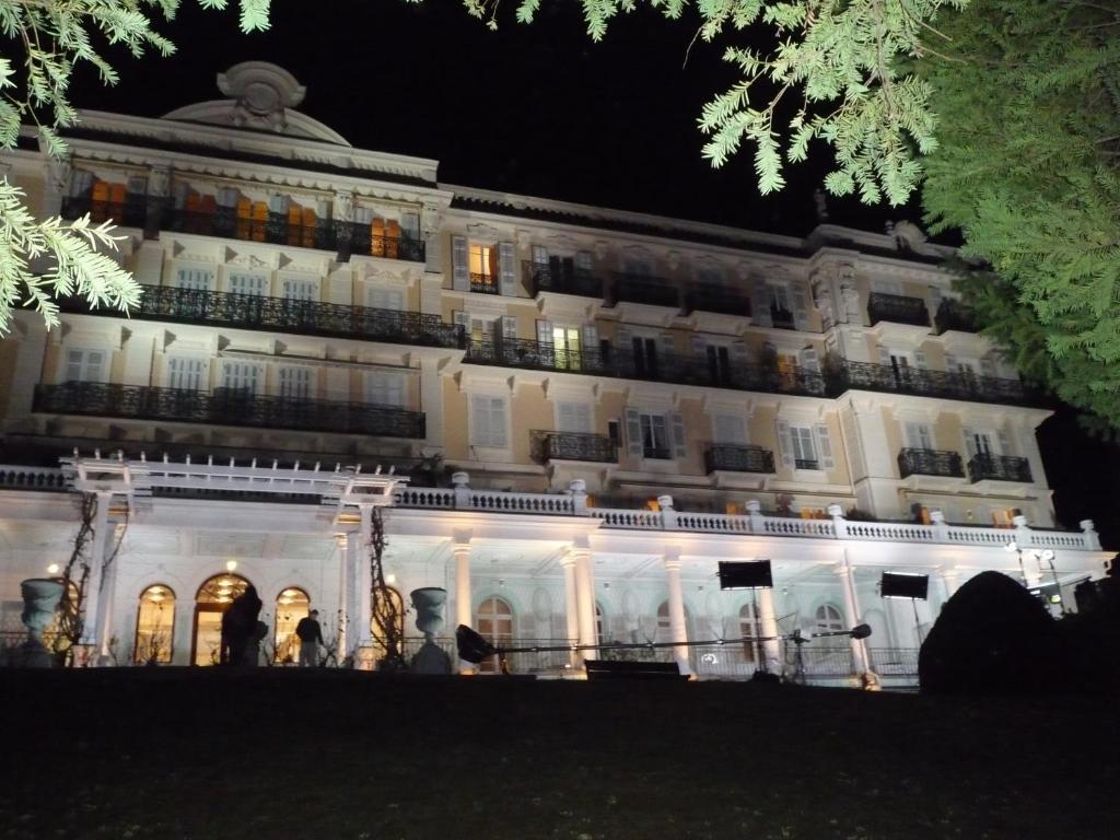 Aux Meubles Du Manoir Aparthotel Aix-les-Bains Exterior foto