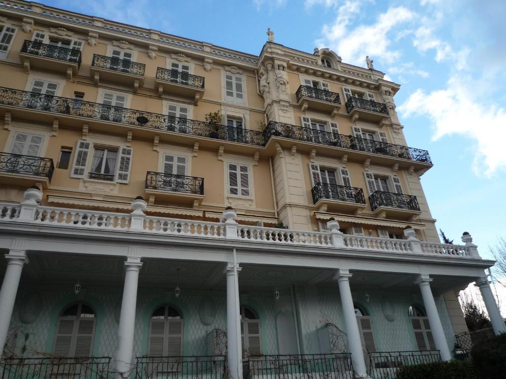 Aux Meubles Du Manoir Aparthotel Aix-les-Bains Exterior foto